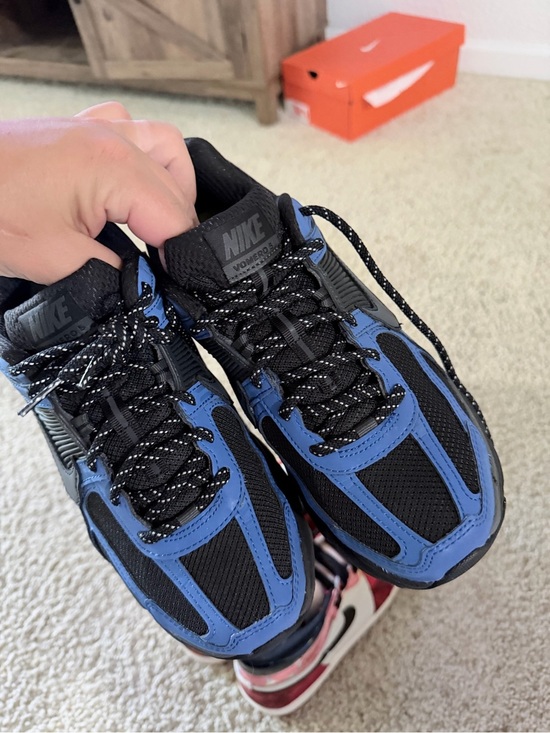 Nike Vomero 5 blue and black main image 2